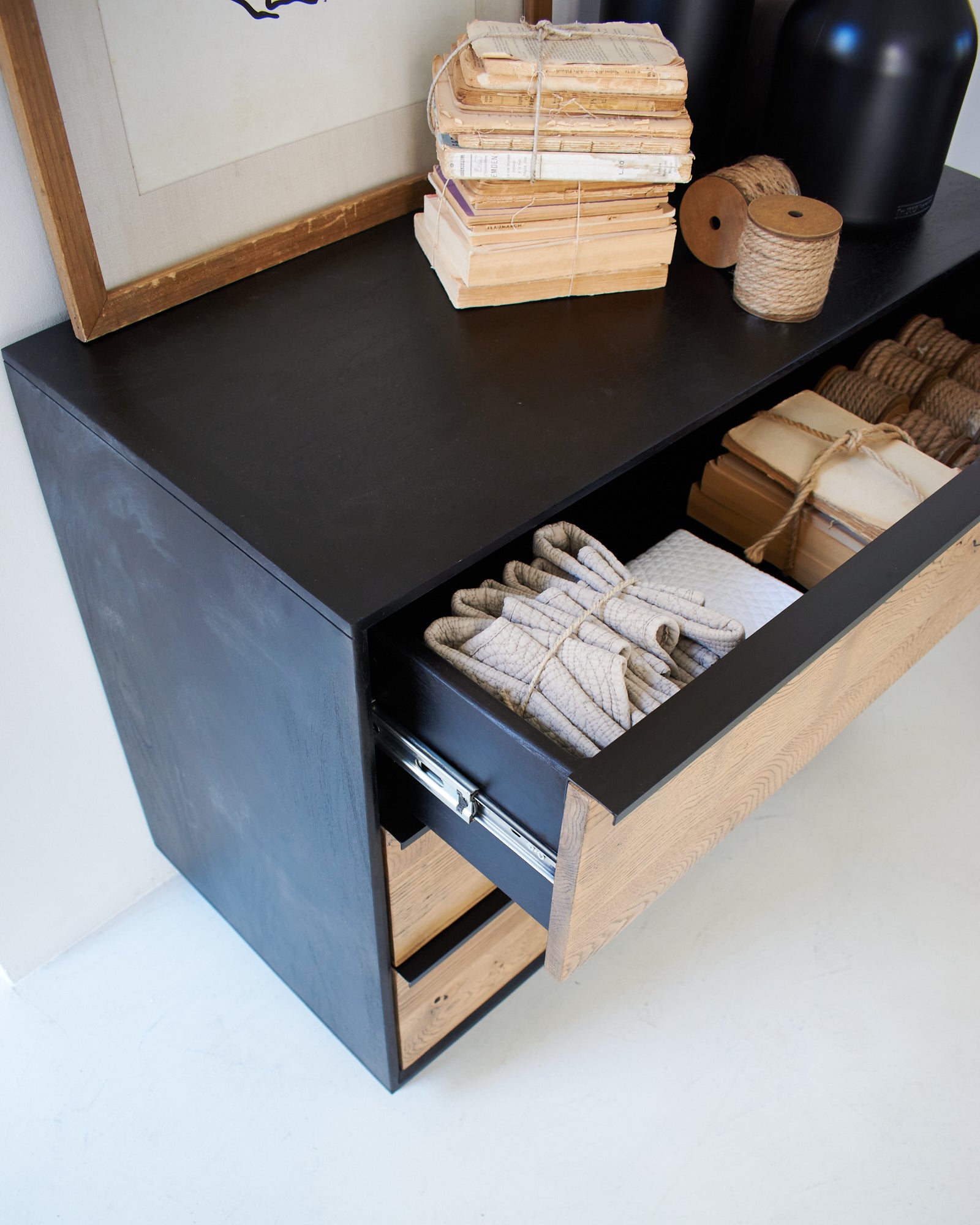 Cassettiera in legno massello di rovere Oakwood 95 cm - OrchideaMilano1981