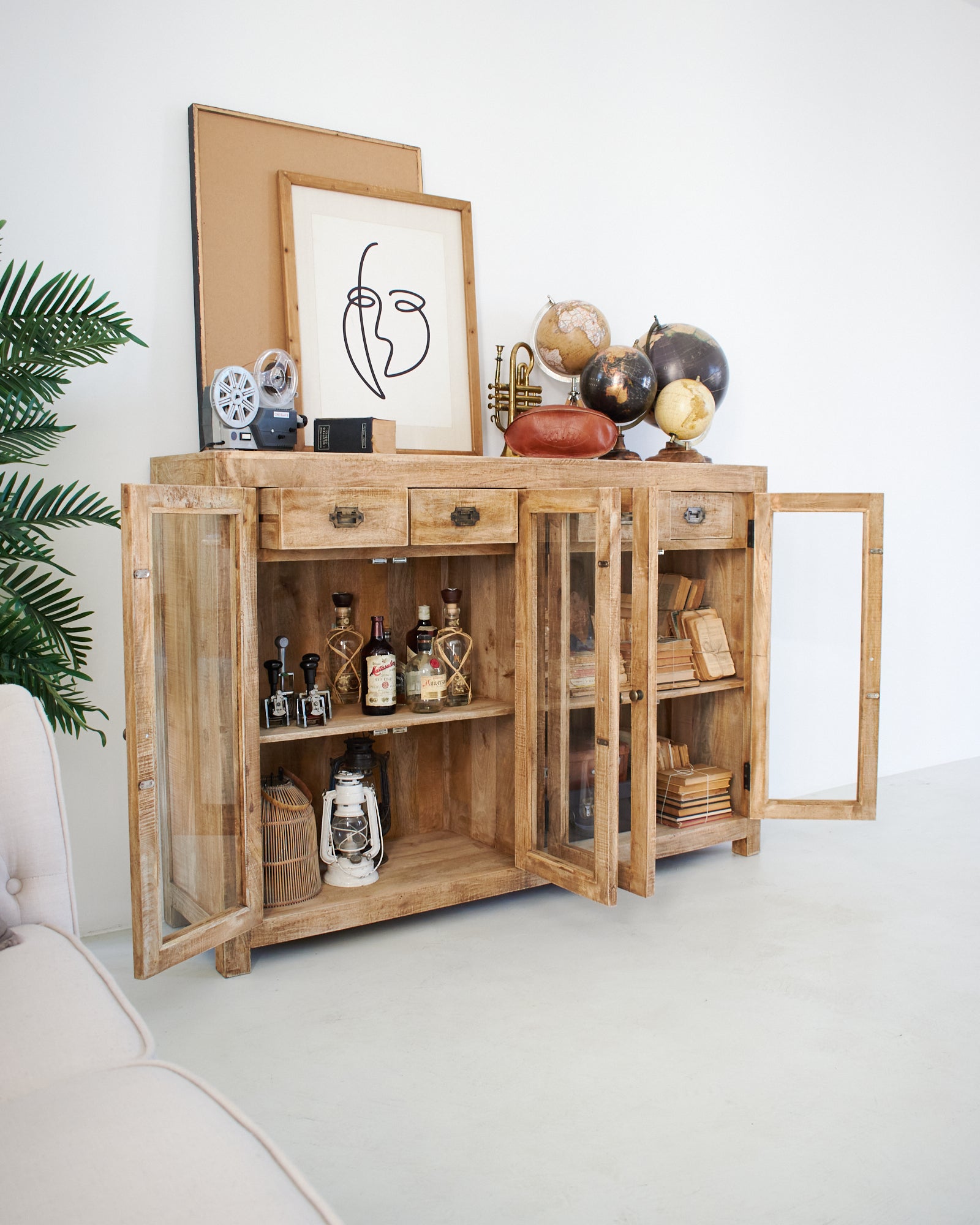 Credenza in legno massello e vetro East Colonial 160 cm - OrchideaMilano1981