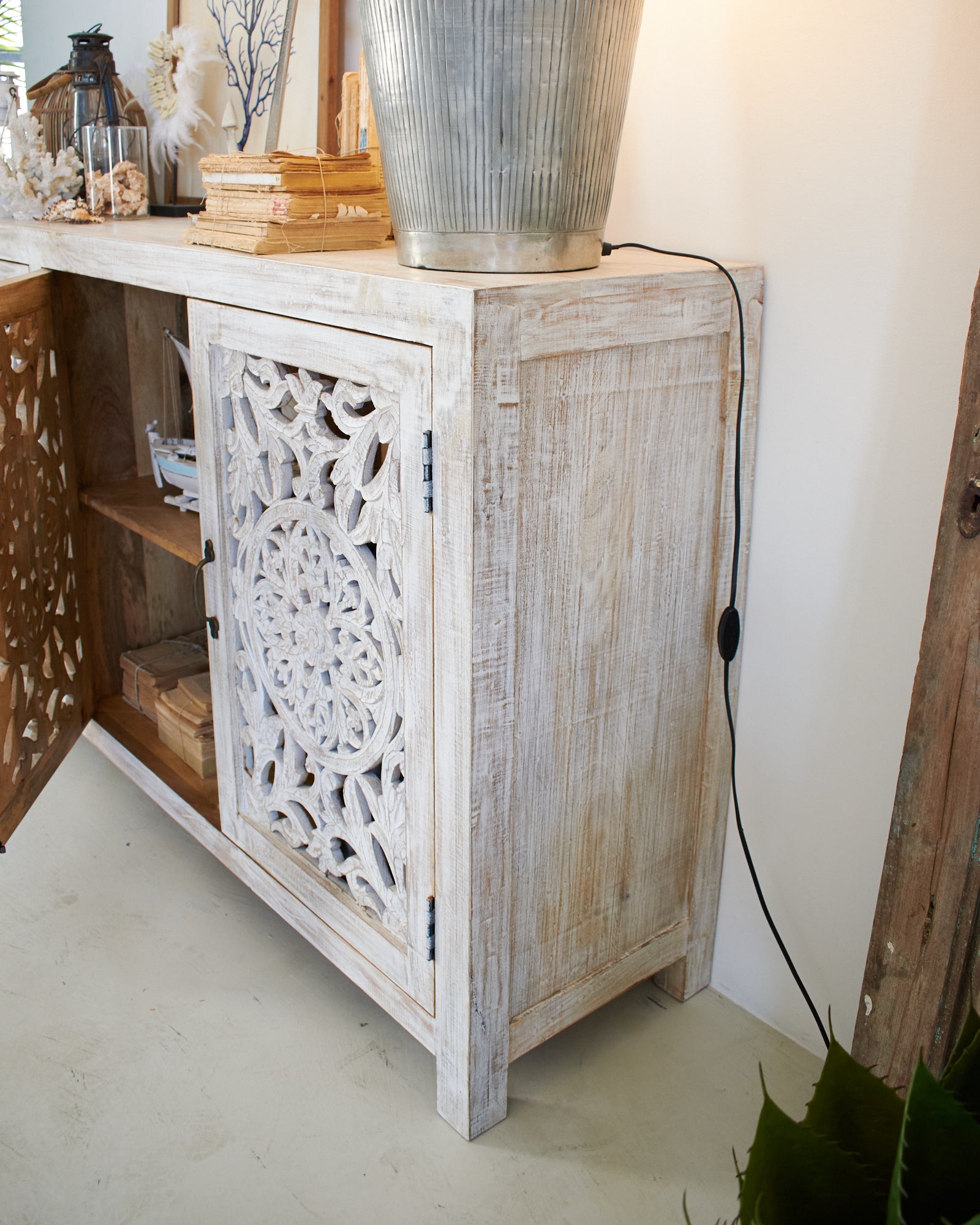Credenza in legno di mango massello intagliato Jodhpur Big 160 cm - OrchideaMilano1981