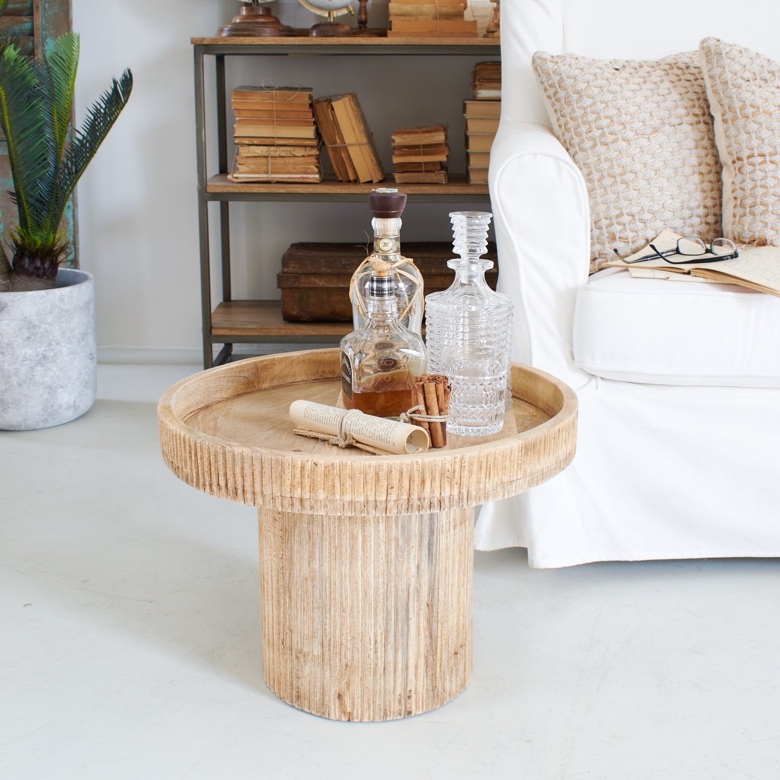 Tavolino rotondo in legno East Colonial Small 50 cm - OrchideaMilano1981
