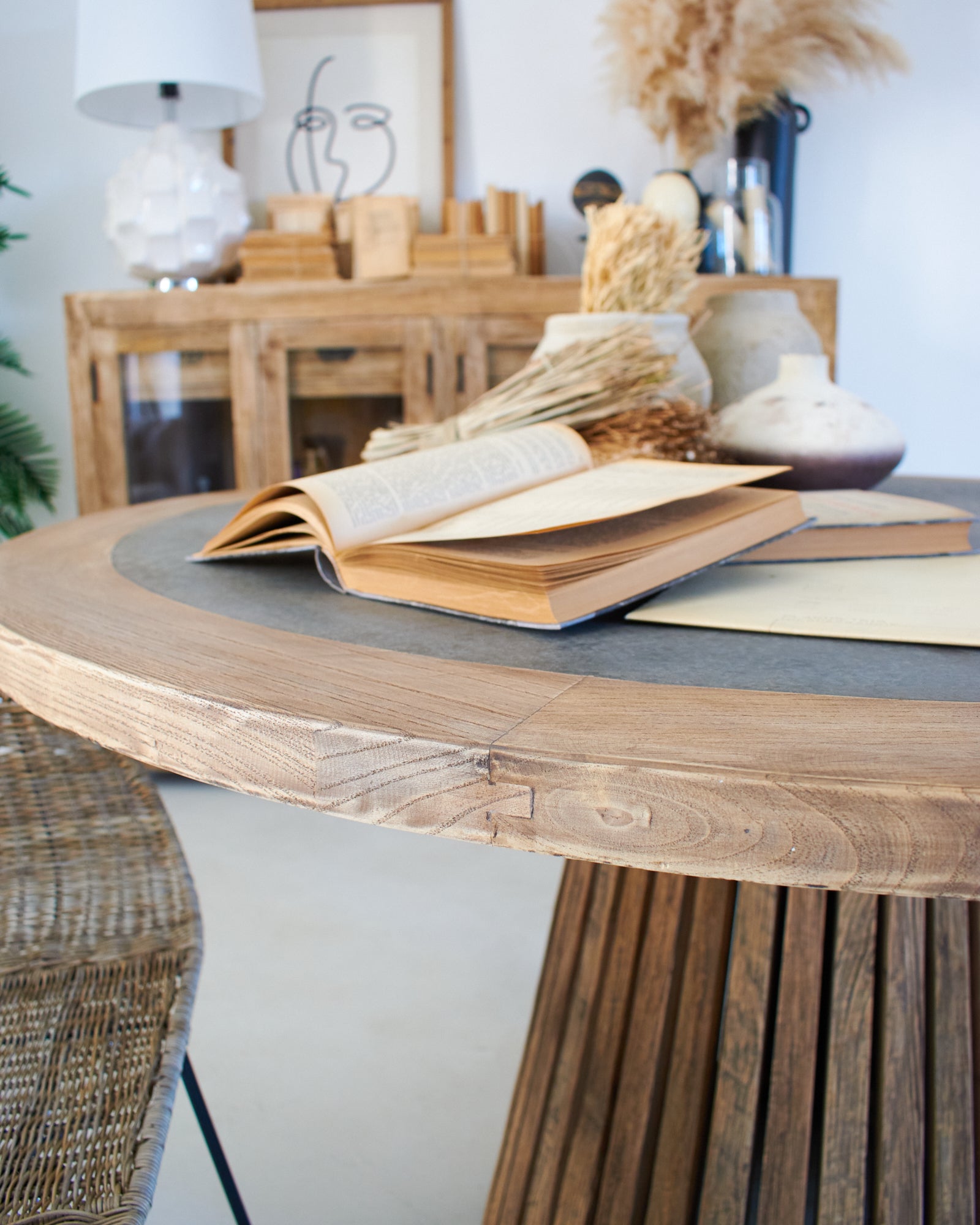 Tavolo rotondo in legno massello con top in zinco Elafonissos 140 cm - OrchideaMilano1981