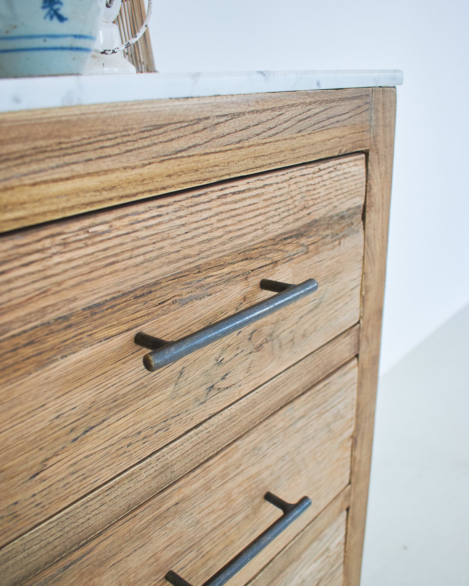 Cassettiera in legno di rovere e marmo Carloforte 90 cm - OrchideaMilano1981