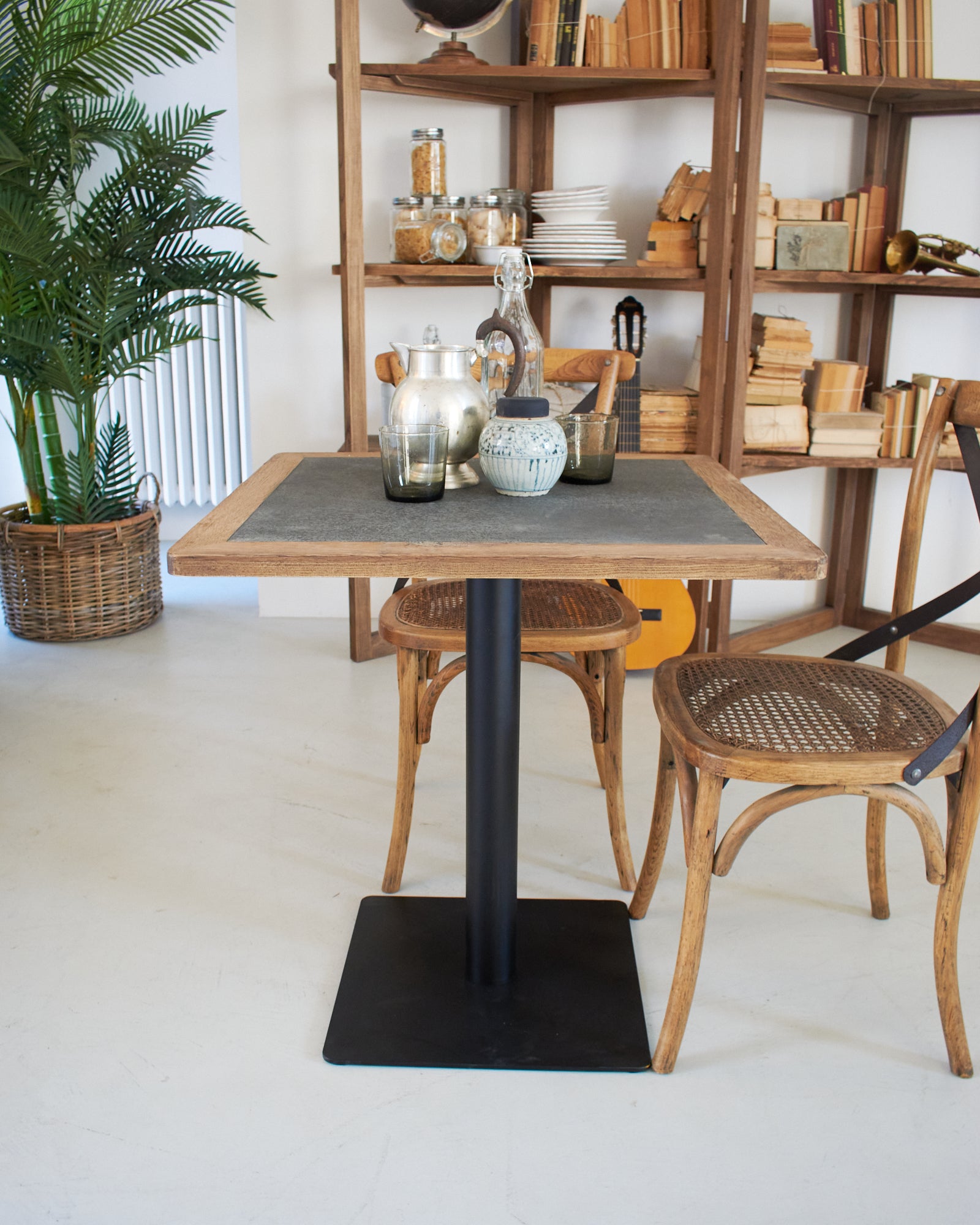 Tavolo quadrato in legno massello da bistrot St. Malo 70 cm - OrchideaMilano1981