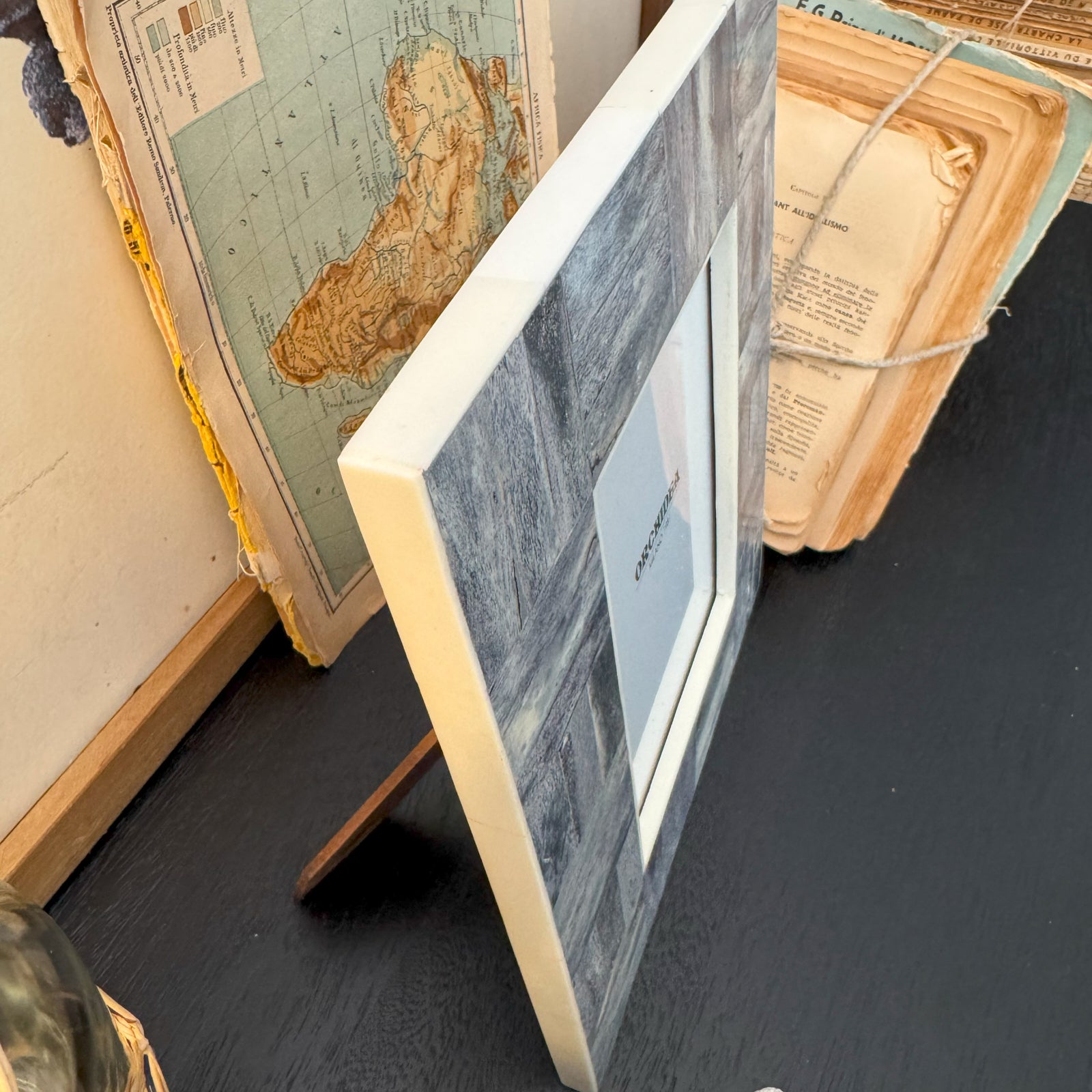 Portafoto con cornice in osso Dusty Blue Edge - OrchideaMilano1981