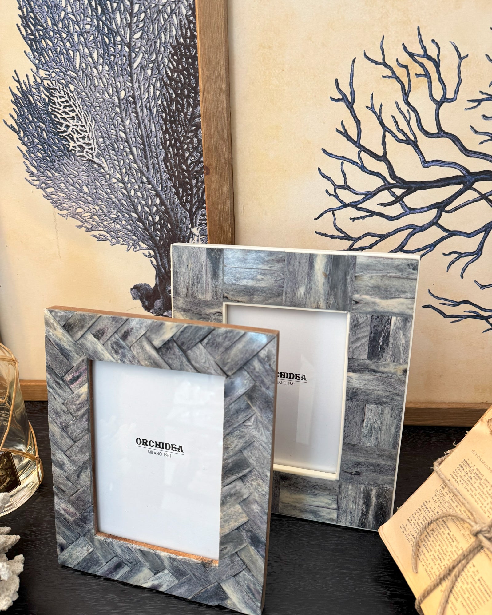 Portafoto con cornice in osso Dusty Blue - OrchideaMilano1981