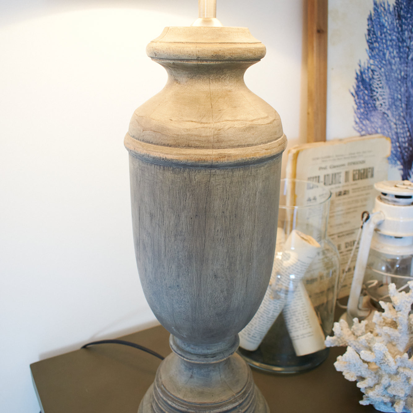 Lampada da tavolo in legno massello Chenonceau - OrchideaMilano1981