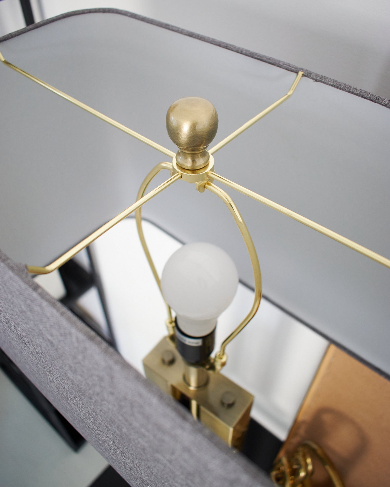Lampada da tavolo in marmo e metallo Grosvenor - OrchideaMilano1981