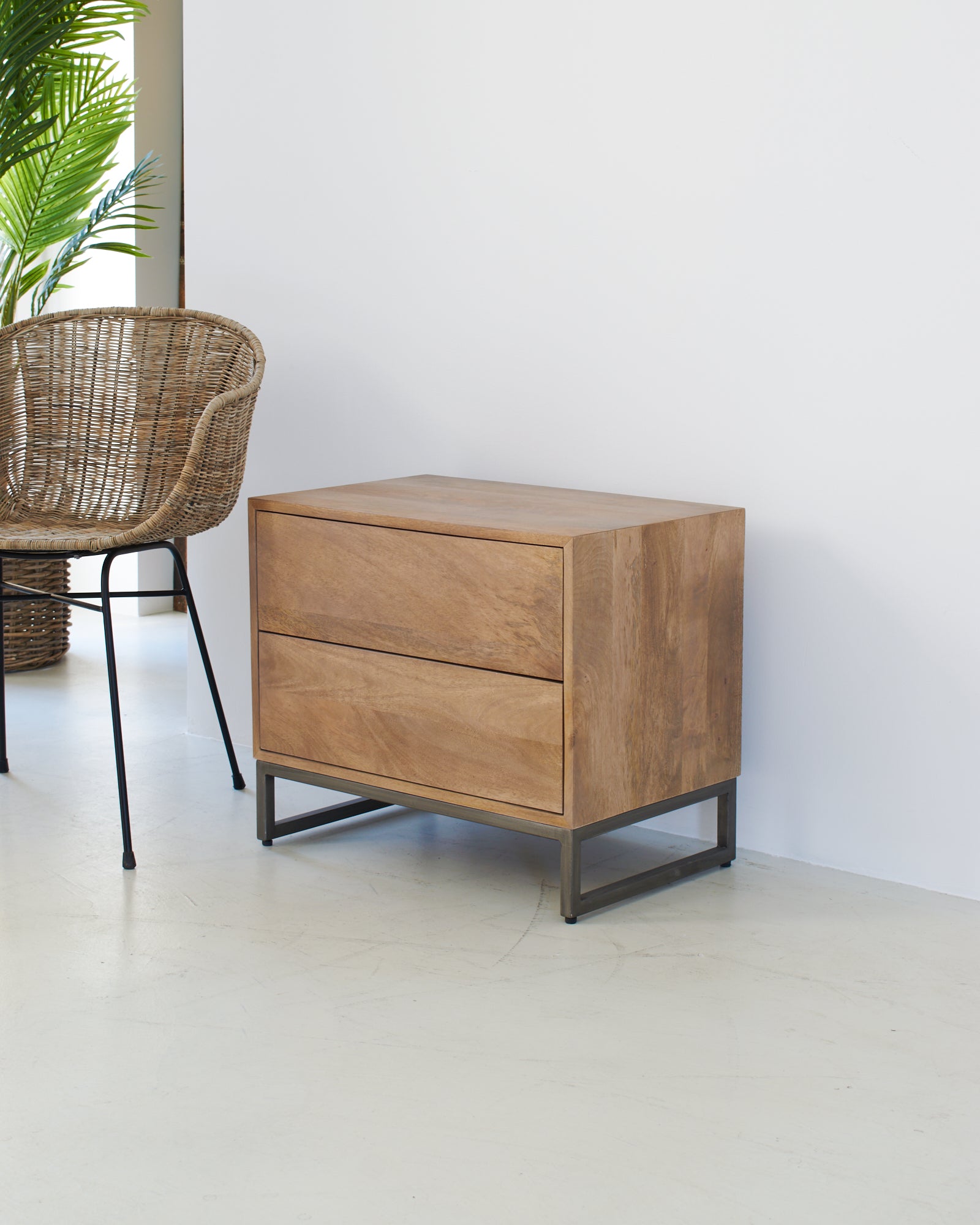 Comodino 2 cassetti in legno e ferro Skyline 60 cm - OrchideaMilano1981