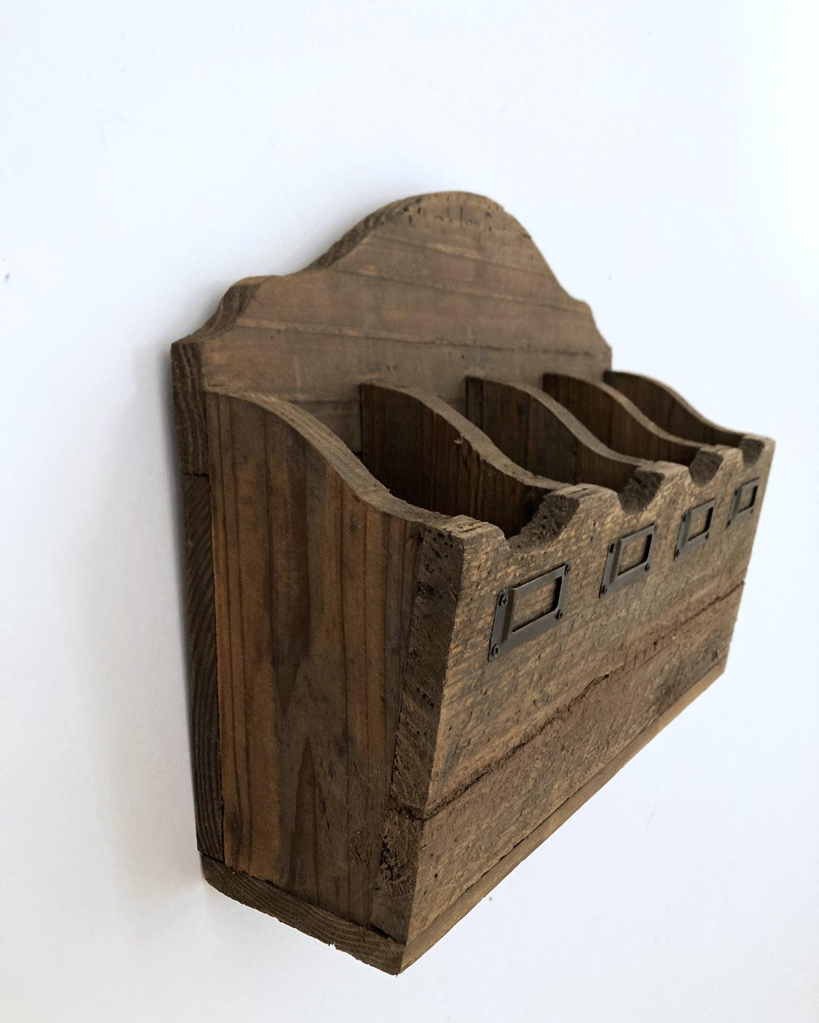 Portacarte in legno Concierge - OrchideaMilano1981