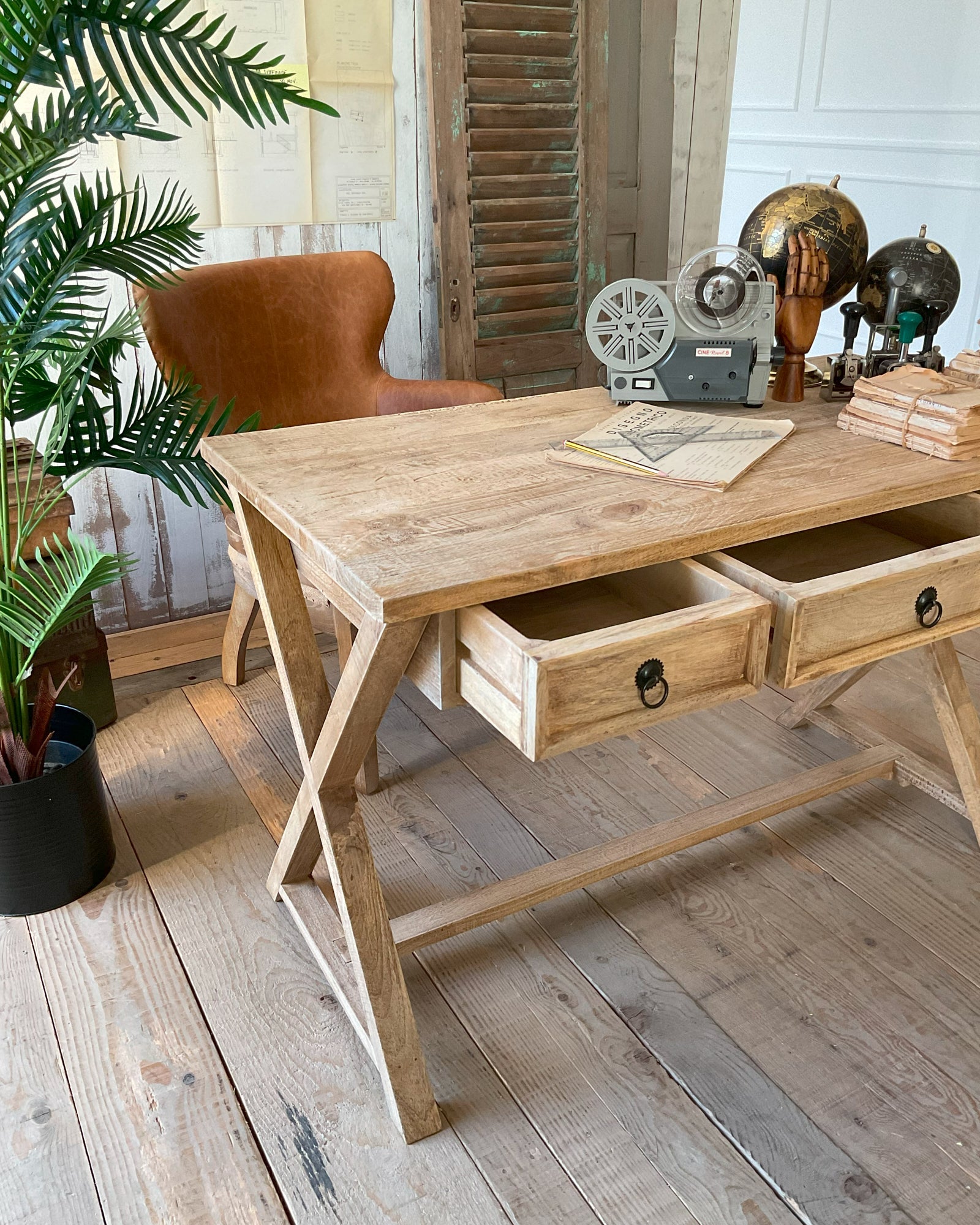 Scrittoio in legno massello East Colonial 122 cm - OrchideaMilano1981