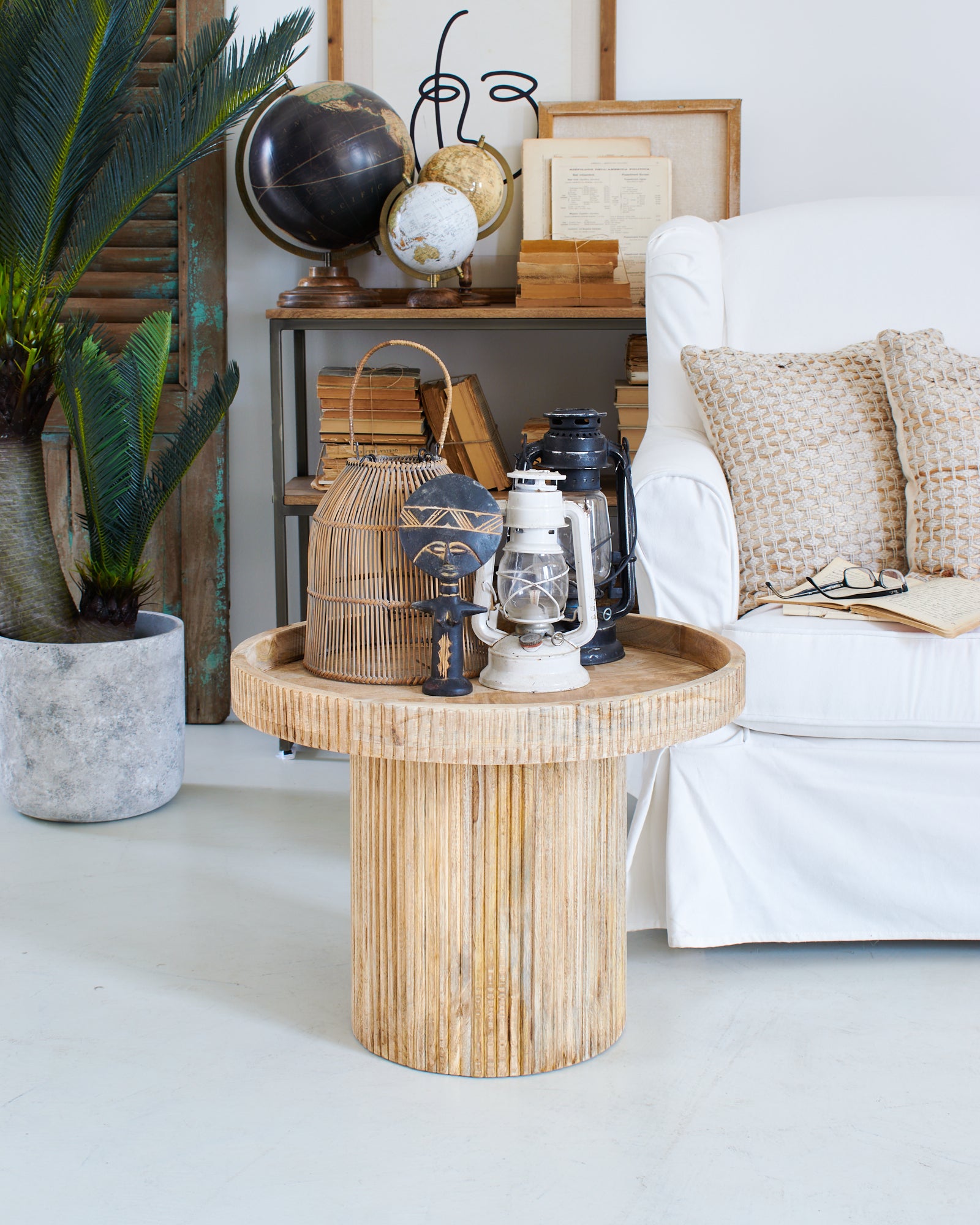 Tavolino rotondo in legno East Colonial Big 60 cm - OrchideaMilano1981