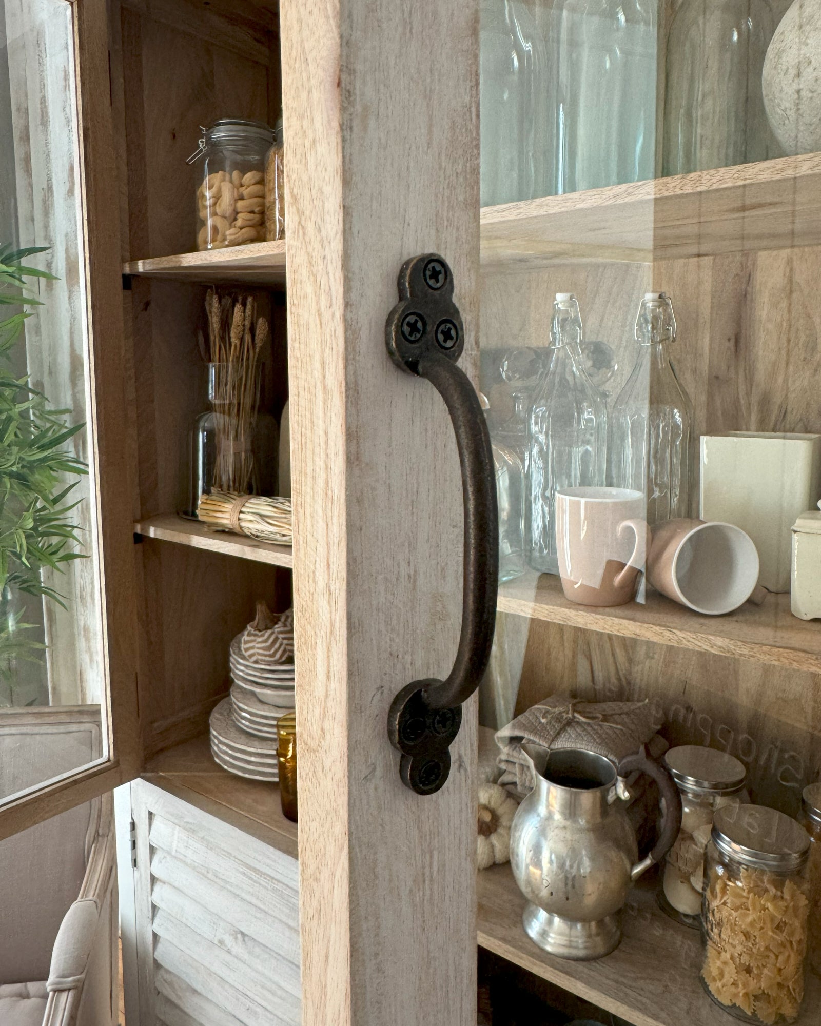 Vetrina 2 ante in legno massello Antigua 124 cm - OrchideaMilano1981